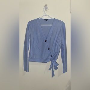 Dynamite buttoned wrap top. US M